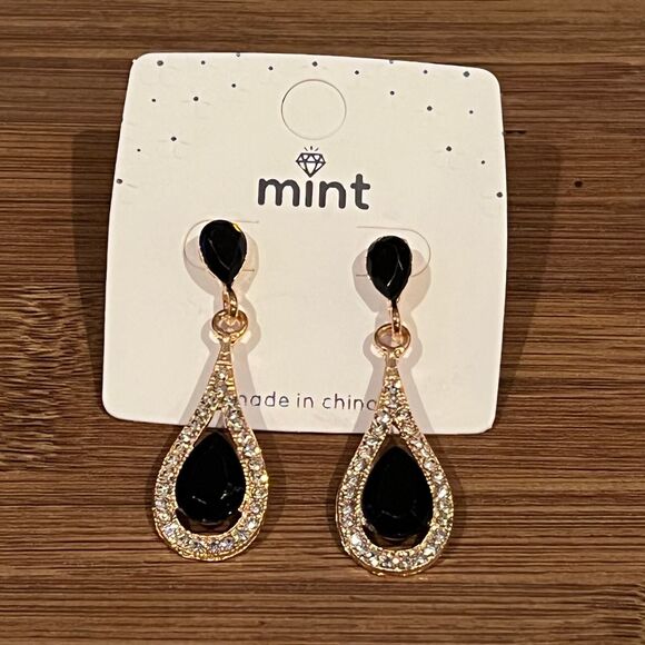 Teardrop Drop Earrings clutch back Earrings Cubic Zirconia Golden Tone Romantic - Picture 6 of 10